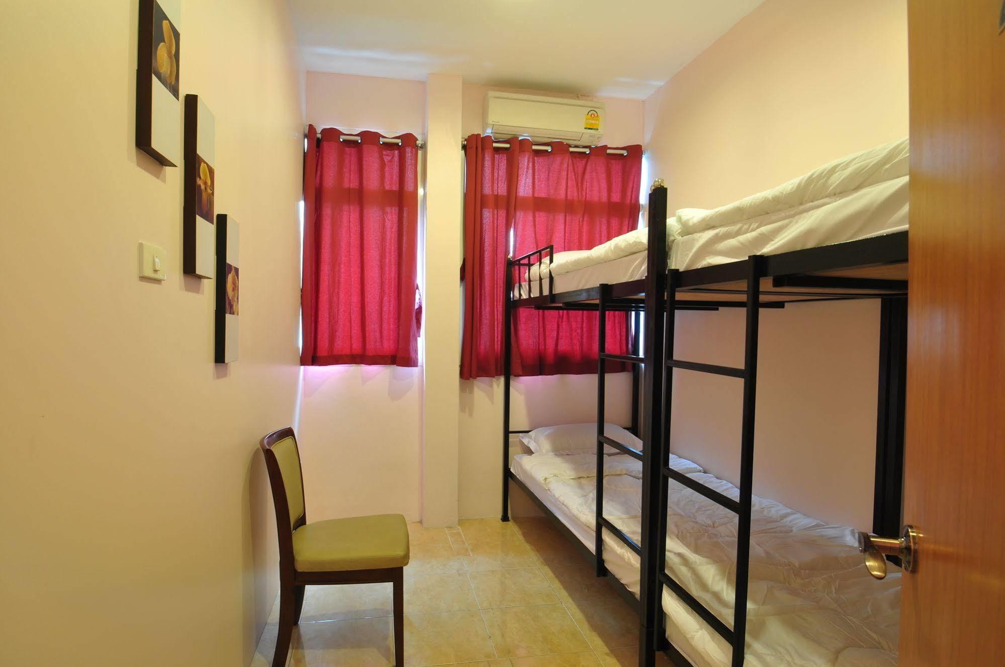 Orchid Hostel Бангкок Экстерьер фото